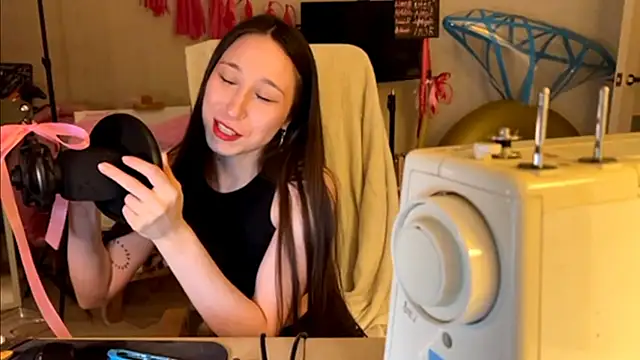 Snapshot of karinasun chatting on February 2026 03:35:02 PM karinasun online show from February 2026 03:35:02 PM