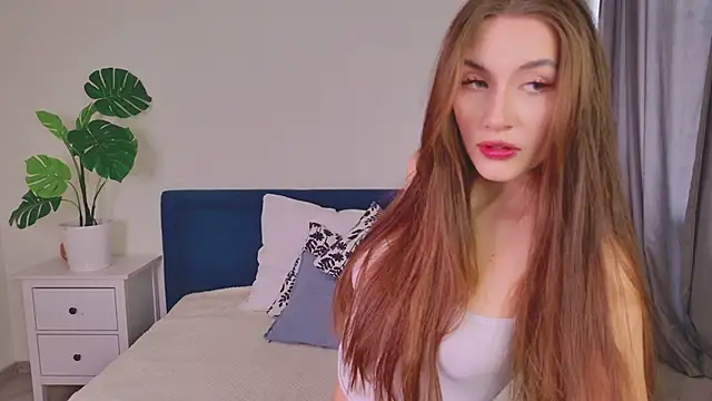 Snapshot of cutie_wuwu chatting on April 2026 01:35:01 PM cutie wuwu online show from April 2026 01:35:01 PM
