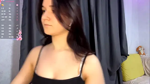 elaravoss online show from February 2026 02:43:02 PM