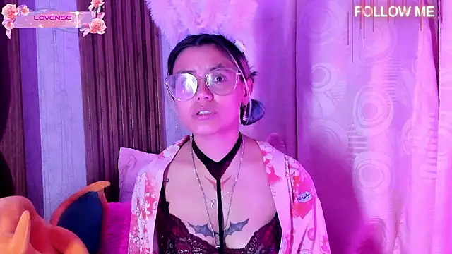 YukkyKuran  online show from February 2026 02:49:02 AM