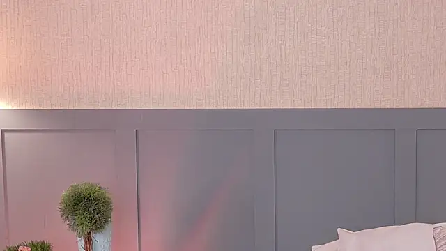 Annia-Greco online show from February 2026 02:57:01 PM