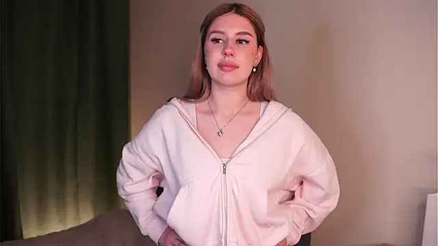 SandiCoutee online show from February 2026 06:36:02 PM