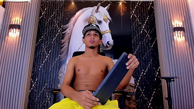 luis sex boy online show from February 2026 07:39:01 PM