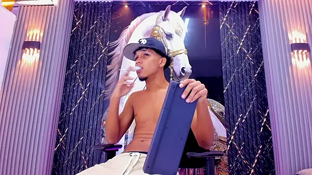 luis sex boy online show from February 2026 11:08:02 PM