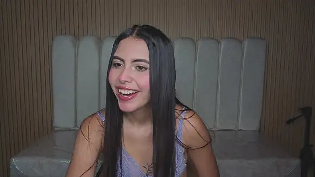 Perla lovely  online show from February 2026 12:33:02 PM