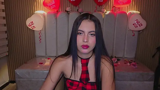 Perla lovely  online show from February 2026 12:46:02 PM
