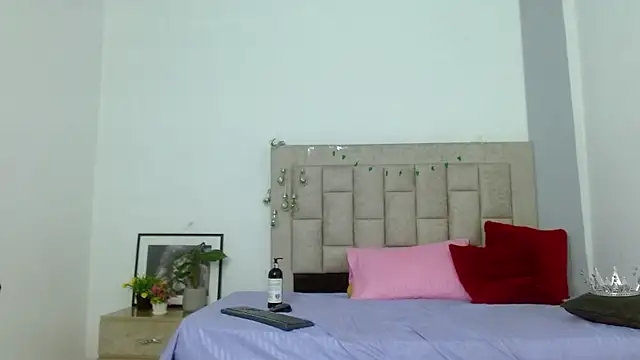 bella fox723 online show from February 2026 02:53:01 AM