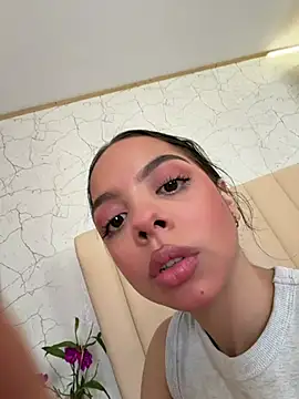 BambiRoses online show from June 2026 04:18:02 AM