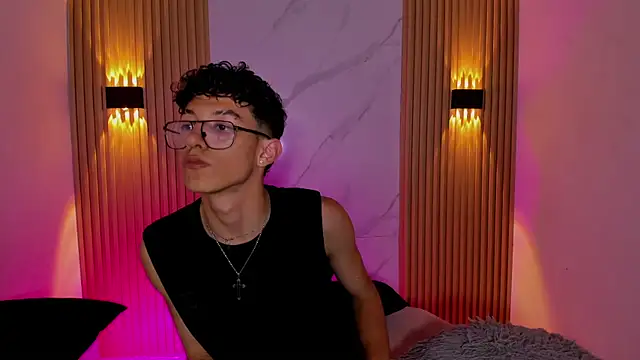 Snapshot of Christopher_Hunter chatting on February 2026 08:05:01 PM Christopher Hunter online show from February 2026 08:05:01 PM