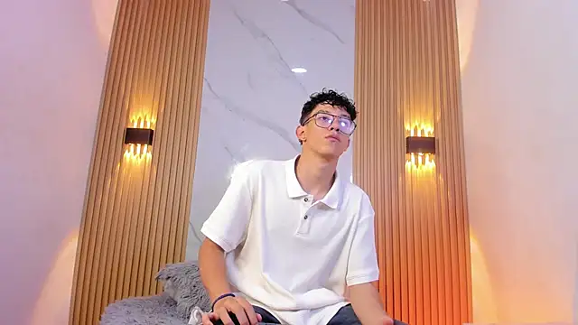 Snapshot of Christopher_Hunter chatting on March 2026 08:15:02 PM Christopher Hunter online show from March 2026 08:15:02 PM