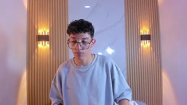 Snapshot of Christopher_Hunter chatting on March 2026 08:47:01 PM Christopher Hunter online show from March 2026 08:47:01 PM