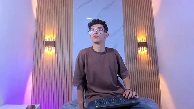 Snapshot of Christopher_Hunter chatting on March 2026 09:43:01 PM Christopher Hunter online show from March 2026 09:43:01 PM