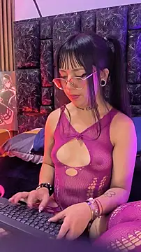 mary luckaysha  online show from June 2026 07:11:01 PM