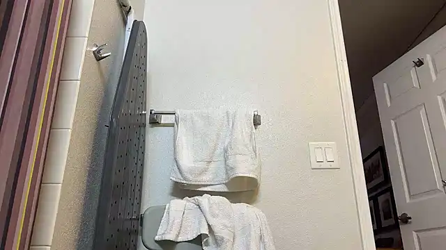 Bigassbottom714 online show from February 2026 02:59:02 AM