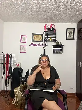 KimmyDark1 online show from June 2026 09:35:02 PM