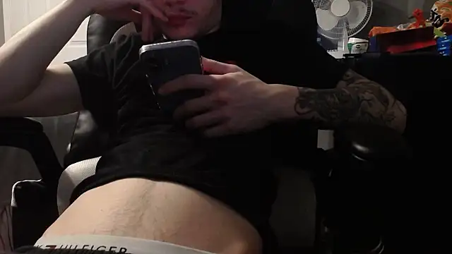 Snapshot of bigdickdaddy21345 chatting on February 2026 04:41:01 AM bigdickdaddy21345 online show from February 2026 04:41:01 AM