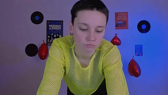 Snapshot of emi_fade chatting on February 2026 09:27:01 AM emi fade online show from February 2026 09:27:01 AM