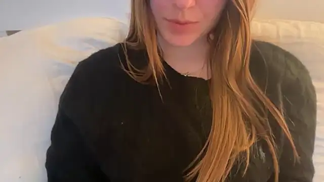 Lucyschickt online show from May 2026 06:56:02 PM