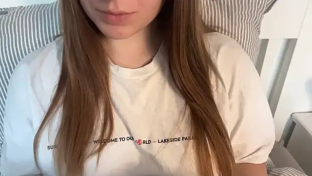 Lucyschickt online show from June 2026 05:32:02 AM