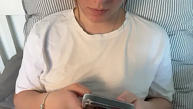 Lucyschickt online show from June 2026 03:38:02 PM