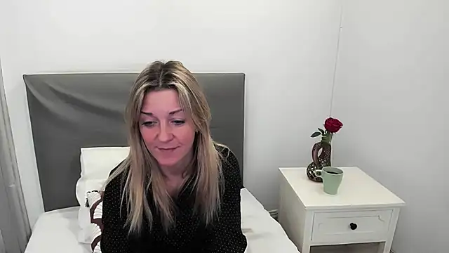 MileyXStar online show from February 2026 09:09:02 PM