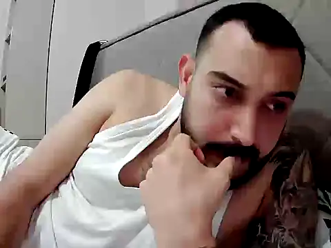 Snapshot of hakanbey33 chatting on February 2026 06:15:02 PM hakanbey33 online show from February 2026 06:15:02 PM