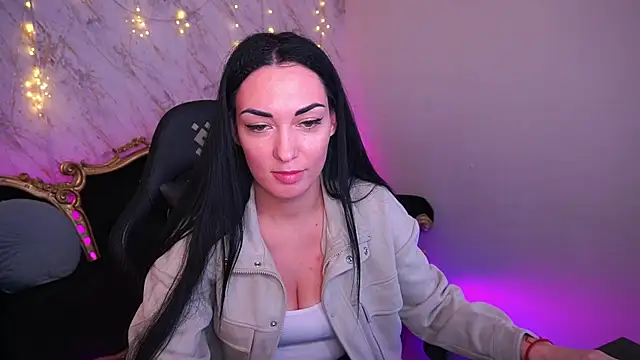 Effie luvv online show from February 2026 07:45:01 AM