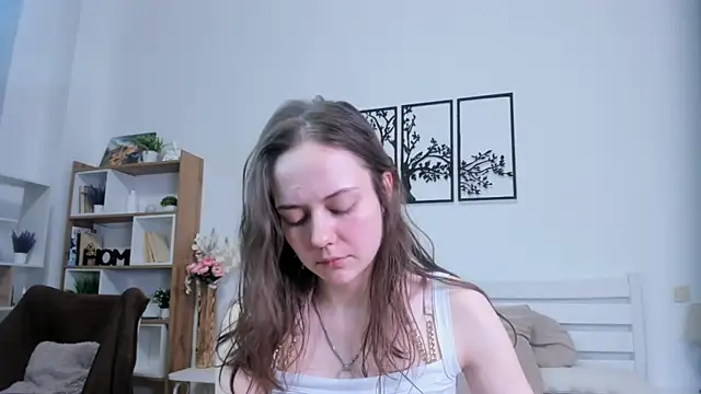 MalvinaTrafford online show from April 2026 10:04:02 PM