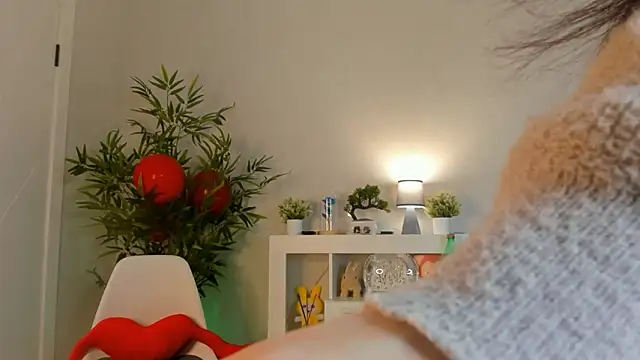 ever1una online show from March 2026 04:44:02 PM