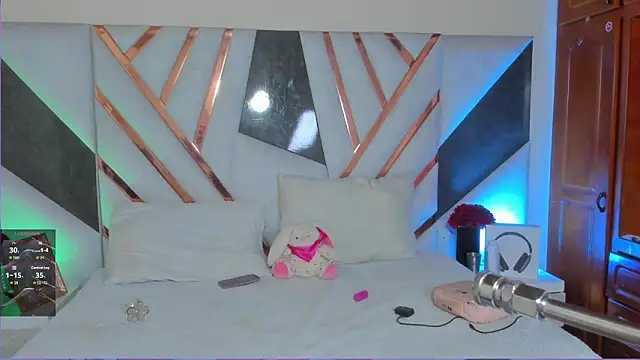 Snapshot of isa_kolins chatting on February 2026 10:03:02 AM isa kolins online show from February 2026 10:03:02 AM