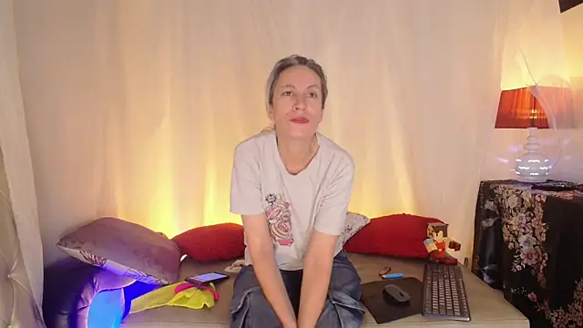 laurasofia45 online show from June 2026 09:33:01 AM