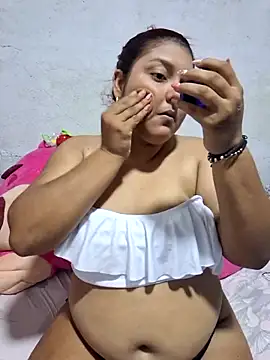 Snapshot of Amira-sultan chatting on February 2026 03:15:02 PM Amira-sultan online show from February 2026 03:15:02 PM