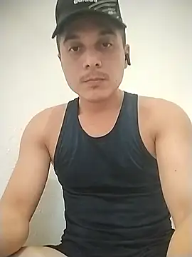 Snapshot of Reuss25 chatting on July 2026 12:37:02 AM Reuss25 online show from July 2026 12:37:02 AM
