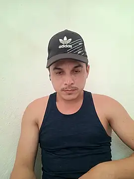 Snapshot of Reuss25 chatting on July 2026 09:28:02 PM Reuss25 online show from July 2026 09:28:02 PM