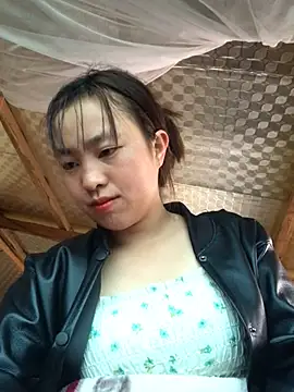 honeyyy110 online show from February 2026 01:33:01 AM