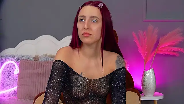 CrystalRedd online show from April 2026 04:46:02 AM