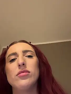 CrystalRedd online show from May 2026 05:43:01 PM