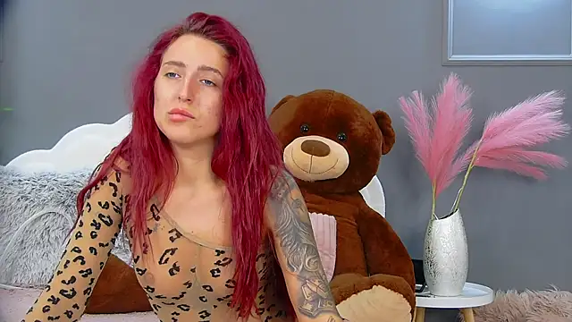 CrystalRedd online show from June 2026 05:23:01 AM