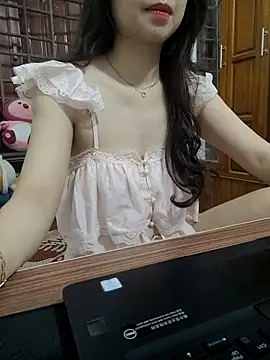 NinaKey online show from April 2026 04:48:02 PM