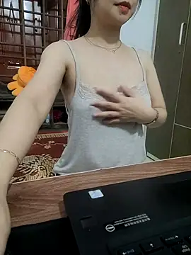 NinaKey online show from July 2026 04:17:01 PM