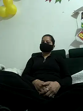 Suhanahotty1 online show from February 2026 05:02:02 AM