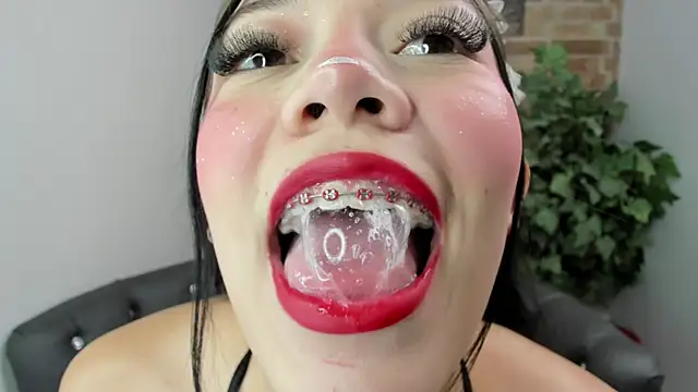 foxy vera online show from June 2026 11:03:02 AM