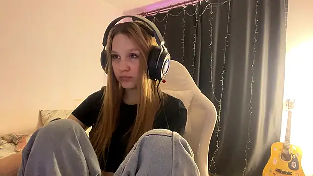 axin burnell online show from April 2026 08:57:02 PM