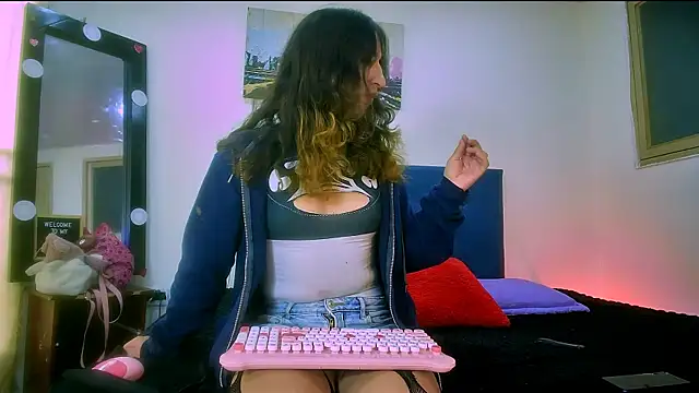 MEW ALIX online show from June 2026 07:51:02 PM