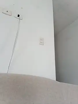 lyss muller online show from April 2026 08:33:01 PM