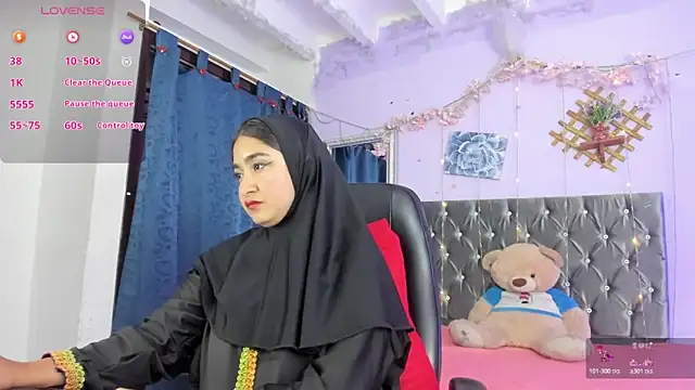 Snapshot of SamiraAwada chatting on May 2026 07:10:02 PM SamiraAwada online show from May 2026 07:10:02 PM