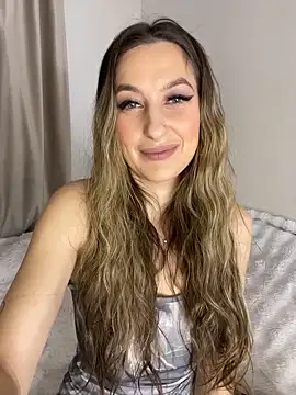 Alyxra online show from May 2026 07:02:02 AM