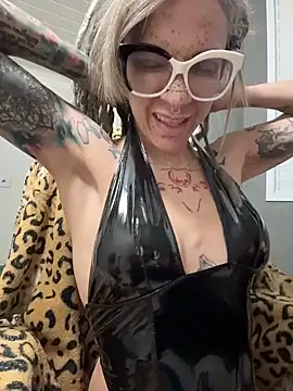 Snapshot of Vanplive chatting on February 2026 04:08:01 AM Vanplive online show from February 2026 04:08:01 AM