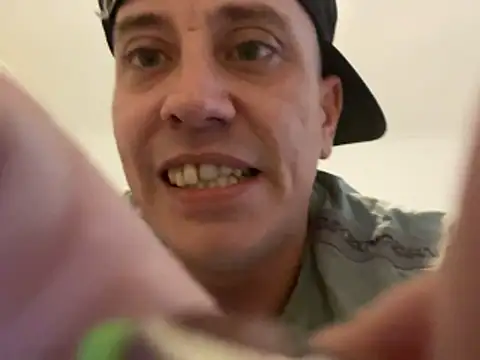 malcolm2334 online show from May 2026 05:40:02 PM