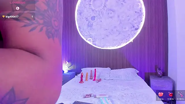 Snapshot of JazminRusso_ chatting on February 2026 05:37:02 AM JazminRusso online show from February 2026 05:37:02 AM